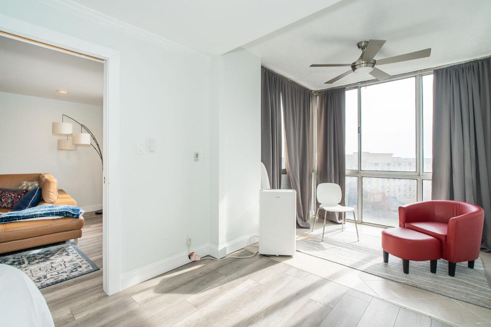 Апартаменти Just Renovated 3 Br/2Bath/ Parking+ Downtown View Атланта Екстер'єр фото