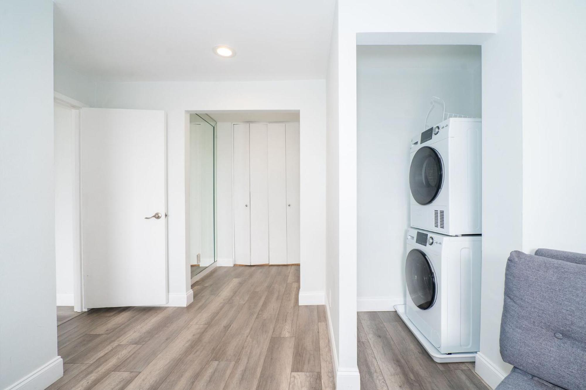 Апартаменти Just Renovated 3 Br/2Bath/ Parking+ Downtown View Атланта Екстер'єр фото