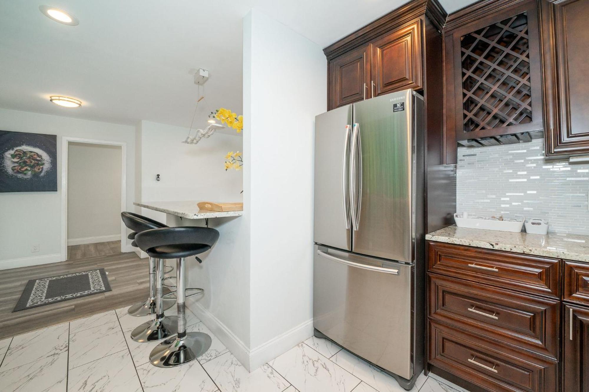 Апартаменти Just Renovated 3 Br/2Bath/ Parking+ Downtown View Атланта Екстер'єр фото